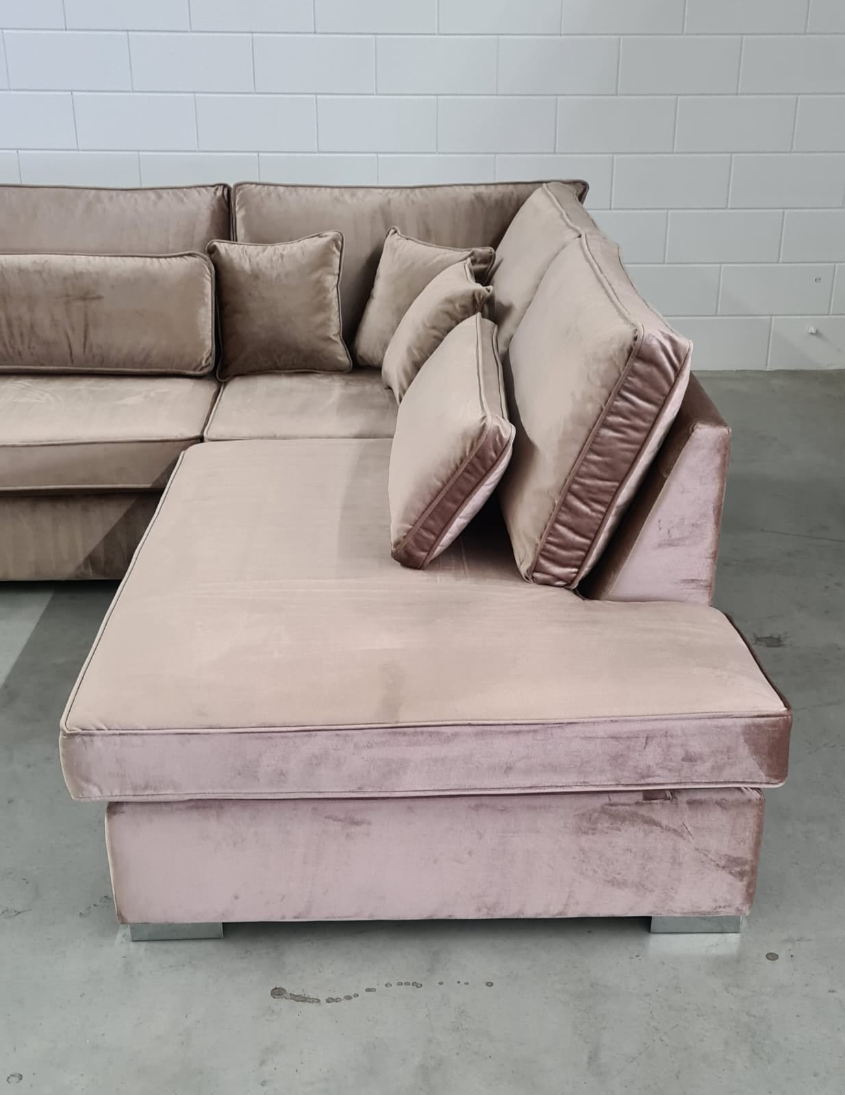 VELVET TAUPE | HOEKBANK